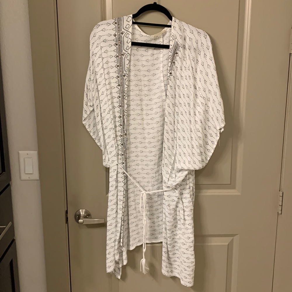 Black and white patterned kimono